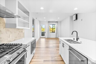 Building Photo - 1503 Livorno Pl