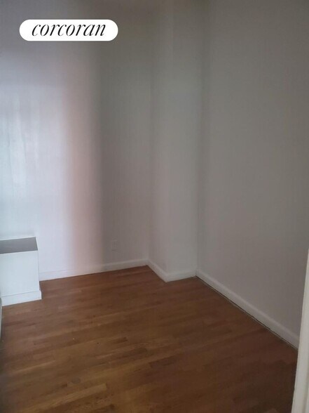 Building Photo - 295 Broadway