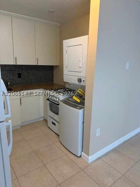 Building Photo - 4500 SW 67th Ave