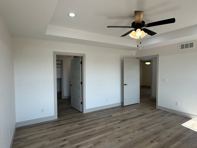 Building Photo - NEW 5 Bed 3 Bath w/ Walk Out Basement Waynesville School District