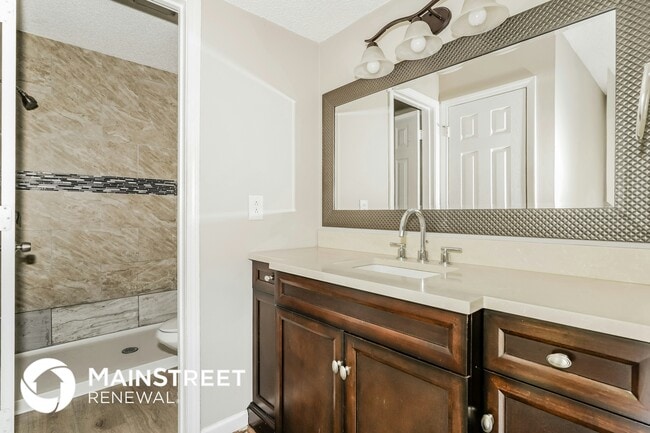 Building Photo - 105 Nelson Ct W