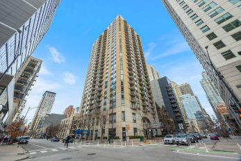 Building Photo - 70 W Huron St