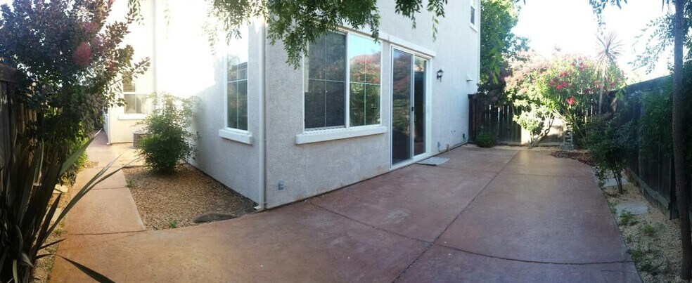 Building Photo - 5020 Trouville Ln
