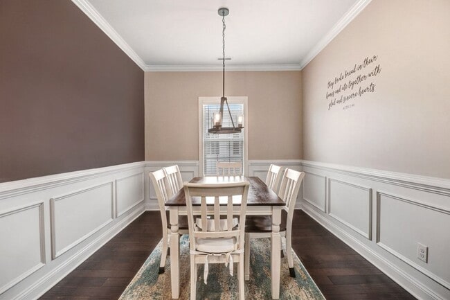 Building Photo - STUNNING & SPACIOUS 4 BR | 2.5 BA 2-Story *Pikeville School District*