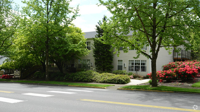 Building Photo - Crown Villa