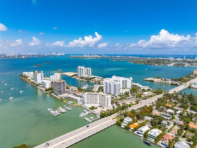 Building Photo - 7918 Harbor Island Dr