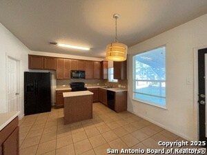 Building Photo - 2149 Hazelwood Dr