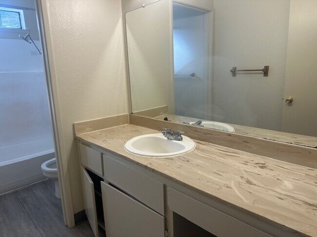 Building Photo - 55-0210