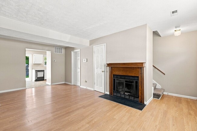 Building Photo - 46 Otsego Dr