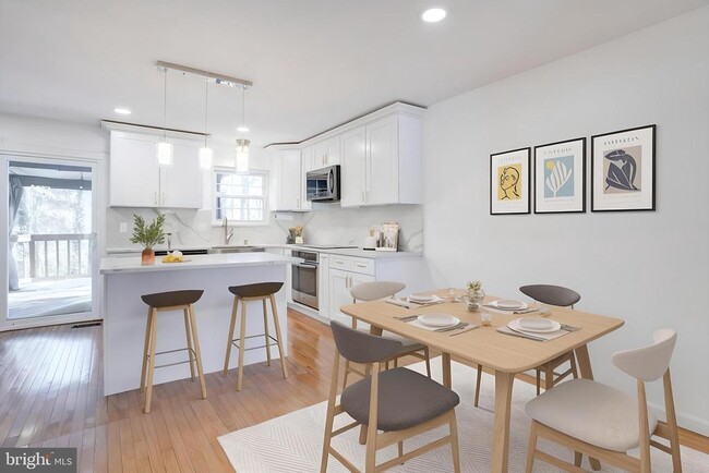 Building Photo - 5809 Waterdale Ct