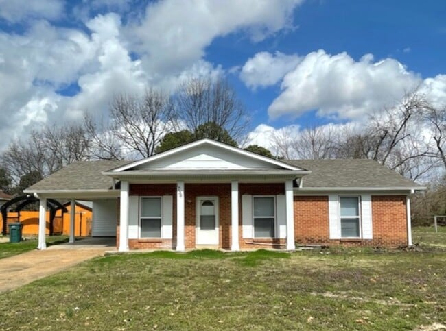 Building Photo - Adorable renovated home in Southaven