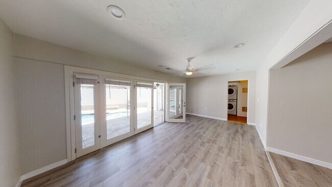 Building Photo - 8BD/4BA on Rockford! POOL & SPA! (Lease ou...