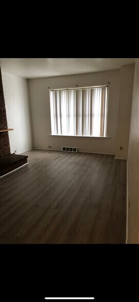 Building Photo - 204 Stratford Ave