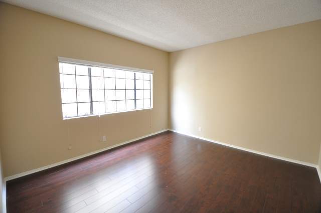 Building Photo - 11594 Moorpark St