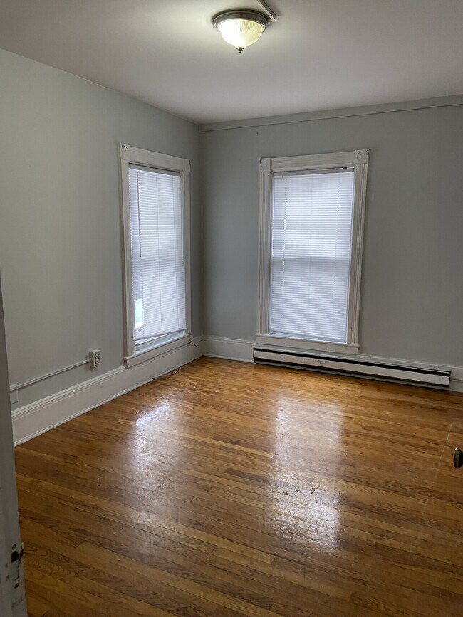 Building Photo - 15 LLC-44 Elm Street