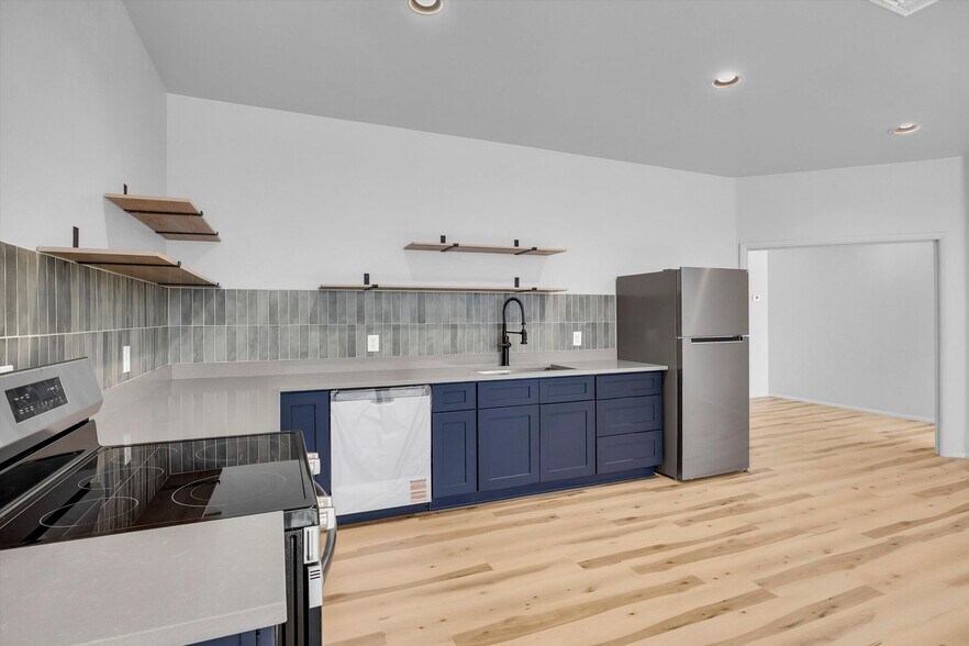 Interior Photo - Riverside Suites