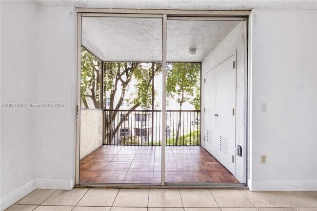 Building Photo - 8225 Lake Dr