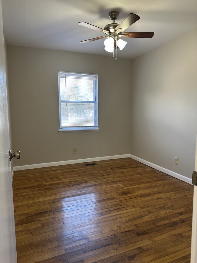 Building Photo - 356 Elizabeth Cir