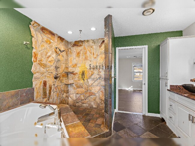 Building Photo - !!!WOW!!! Single Family home in VA Beach