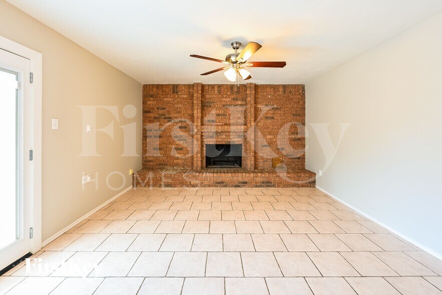 Building Photo - 1219 Briarmead Dr