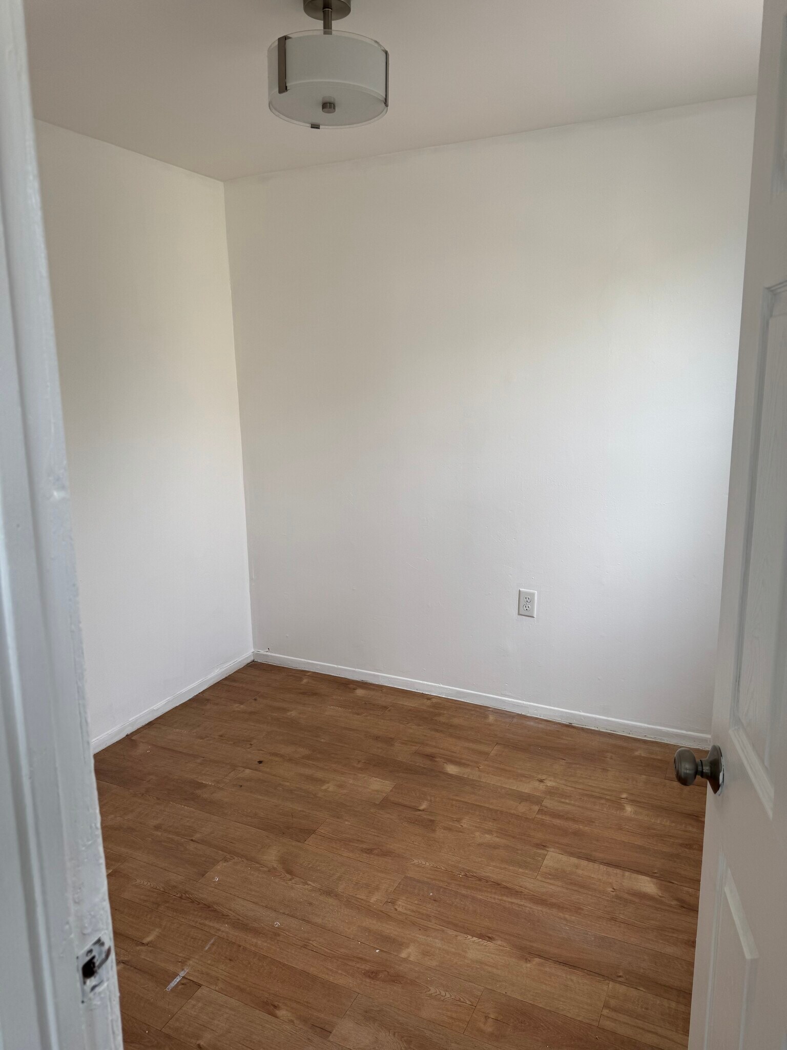 Building Photo - 54 Ravine Ave