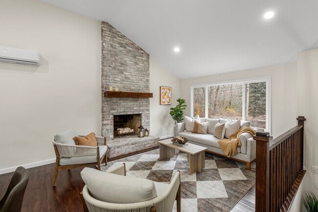 Building Photo - 7 Old North Rd