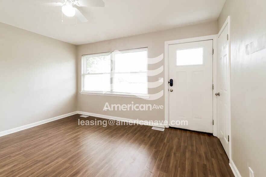 Building Photo - 1533 S 32nd St