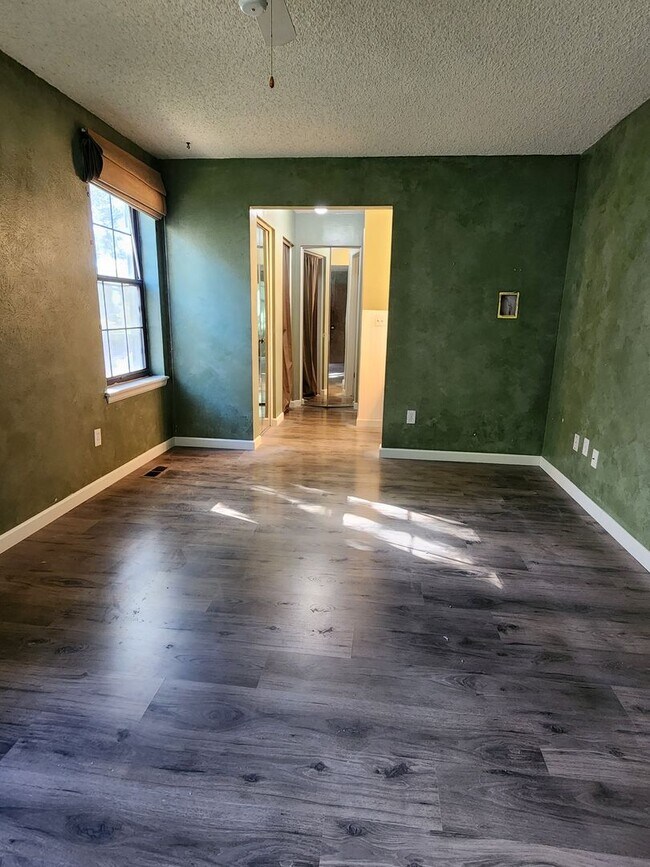 Building Photo - Amazing first floor unit in Arvada!
