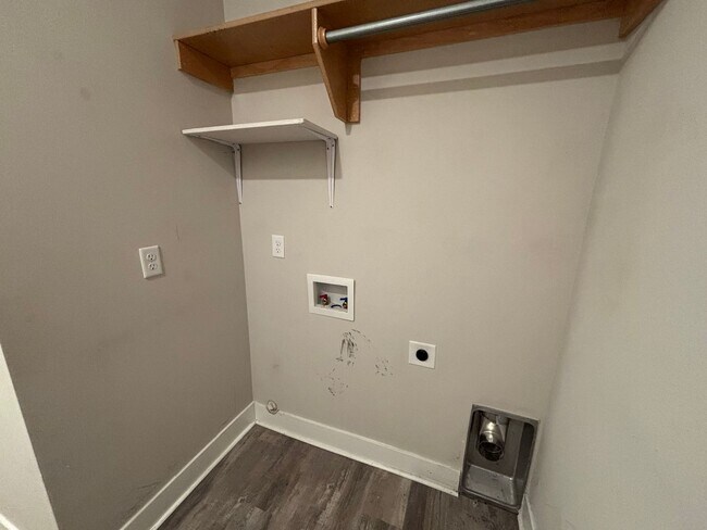 Building Photo - 2835/37 W 55th