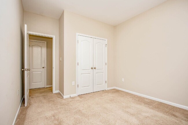 Building Photo - 3 Bedroom 2 Bathroom Nest in Raeford