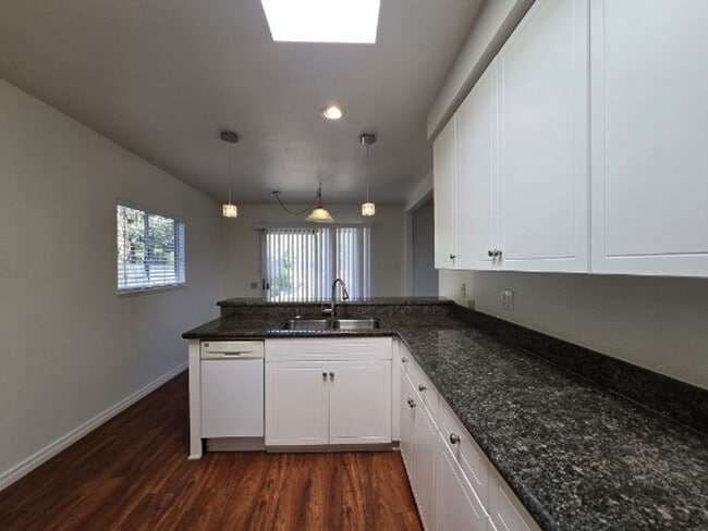 Building Photo - Peacock Hills, 55+ Community - Home in Peacock Hills - Oceanside