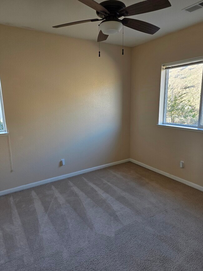 Building Photo - 7121 Crest Hill Dr