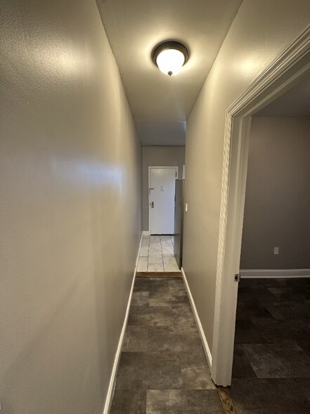 Building Photo - 147 Beech St