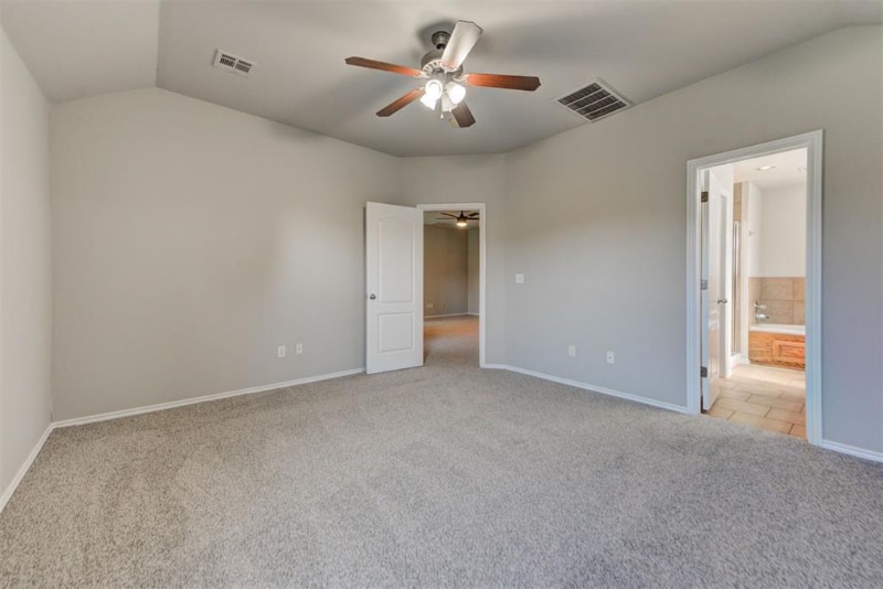 Building Photo - 4520 SE 79th St