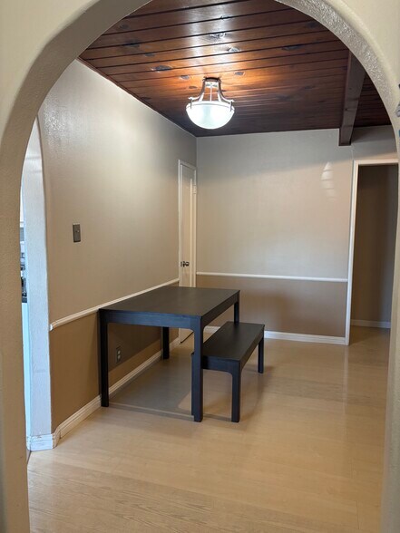 Building Photo - 14595 Jerilyn Dr
