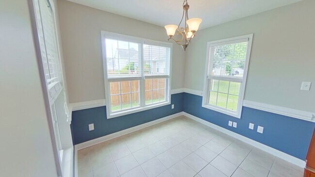 Building Photo - 622 Thorncliff Dr