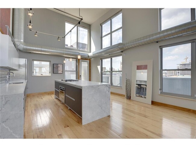 Building Photo - 521 S 7th St