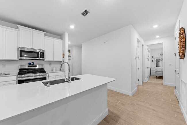 Building Photo - 479 Kingbird Dr