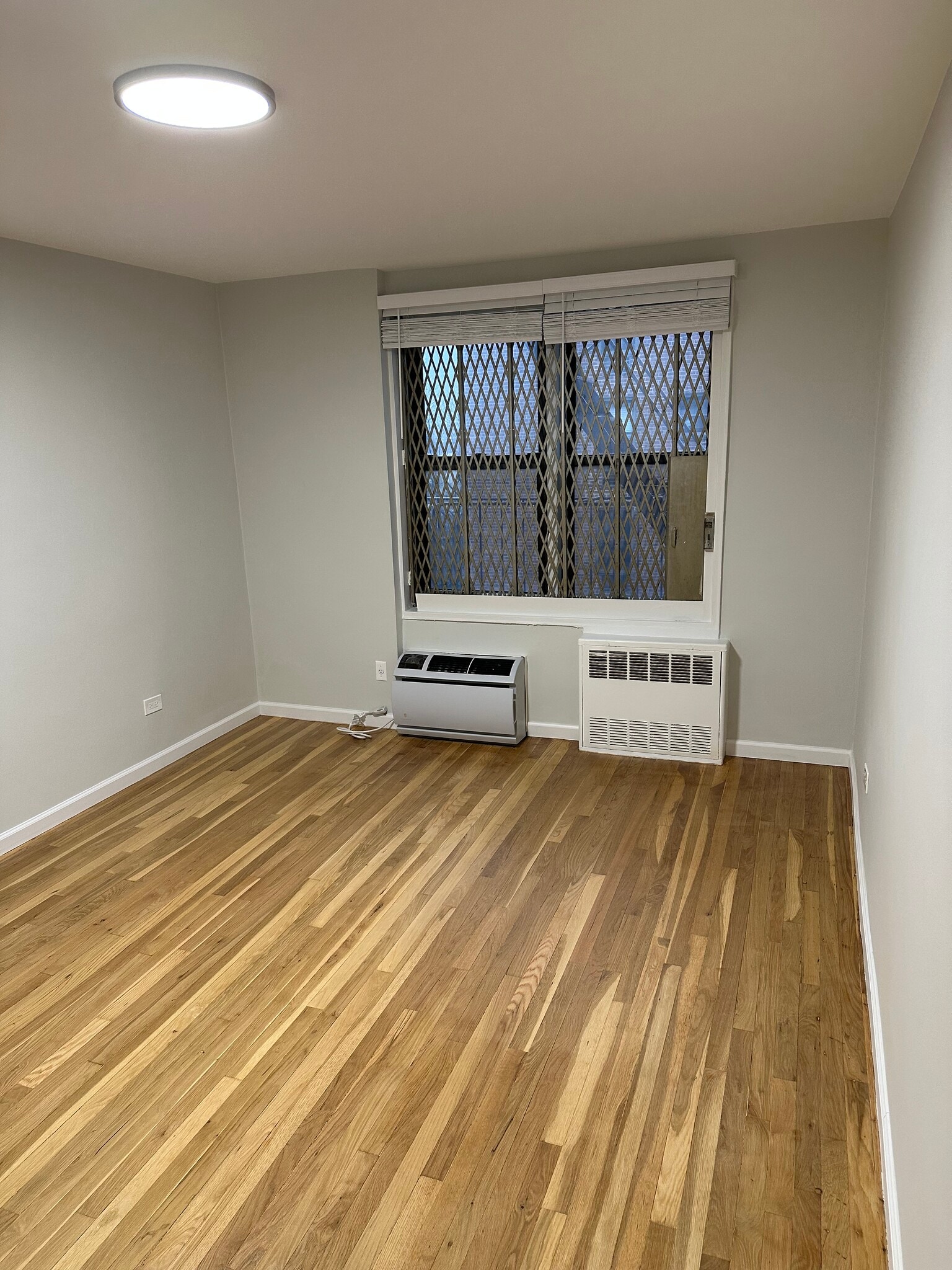 Building Photo - 3520 Leverich