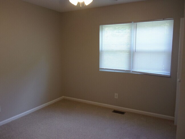 Building Photo - 1478 Flintwood Dr