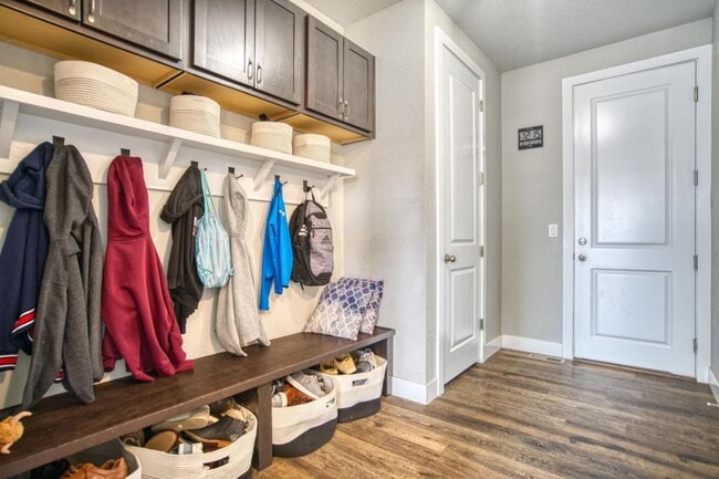 Building Photo - 633 Great Basin Ct