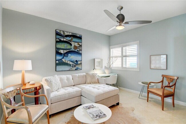 Building Photo - 2640 Lake Shore Dr