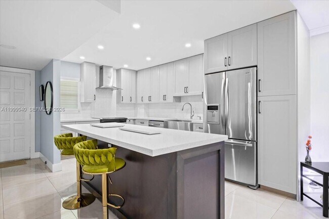 Building Photo - 6001 N Falls Cir Dr