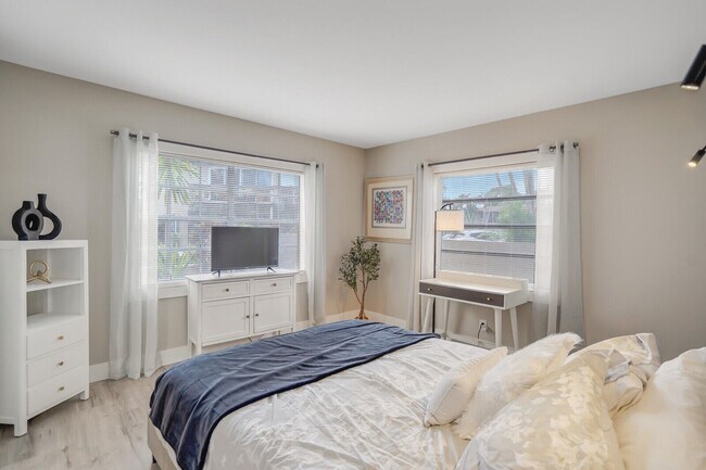 Building Photo - 13719 Via Aurora