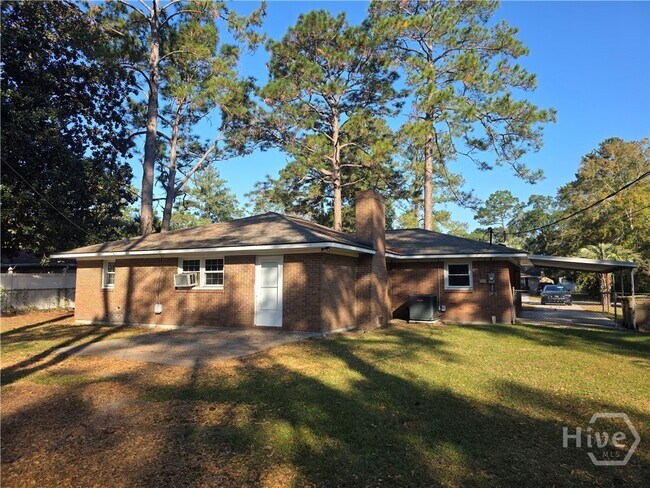 Building Photo - 213 Westwood Dr