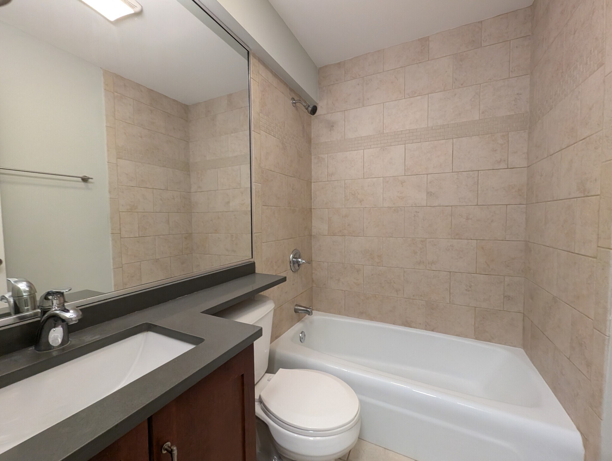 Building Photo - 511 W Barry Ave