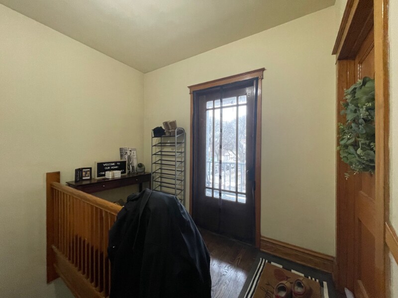 Building Photo - 5855 W Leland Ave