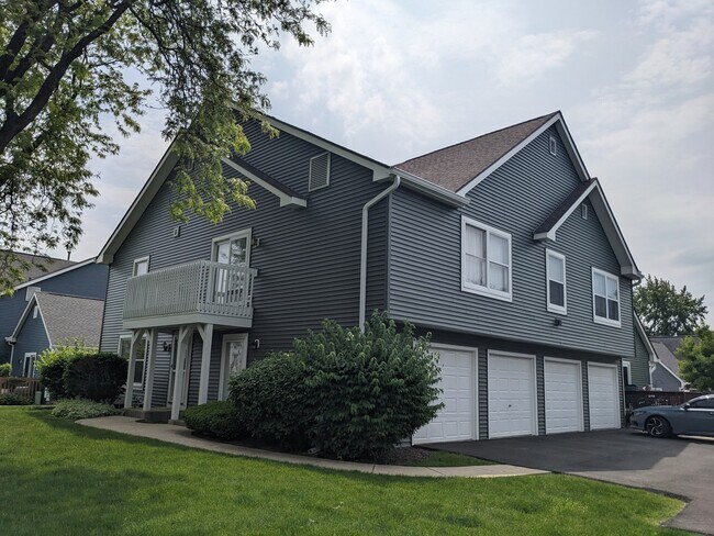 Building Photo - 2743 Wayfaring Ln