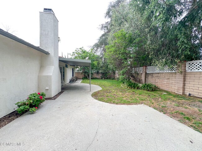 Building Photo - 185 N Sabra Ave