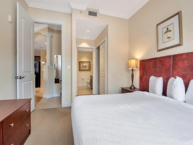 Building Photo - 13941 Clubhouse Dr